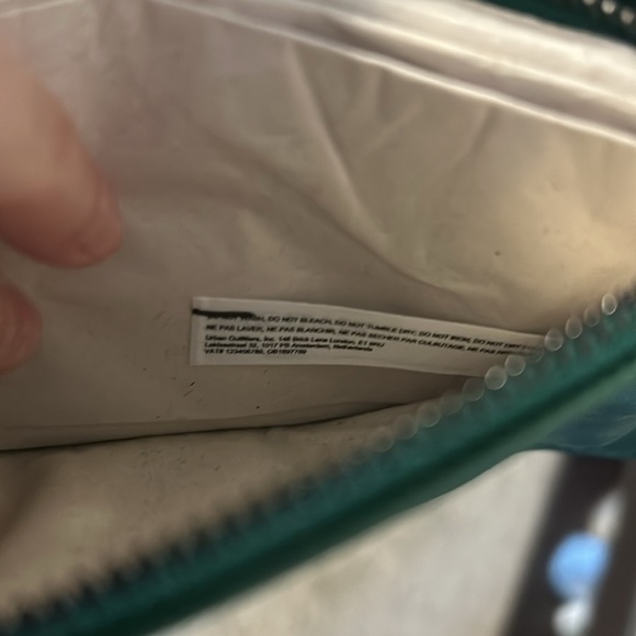 Free People Suns Out Crossbody Purse Pouch Leather Golf Green Concert NEW - Picture 9 of 11